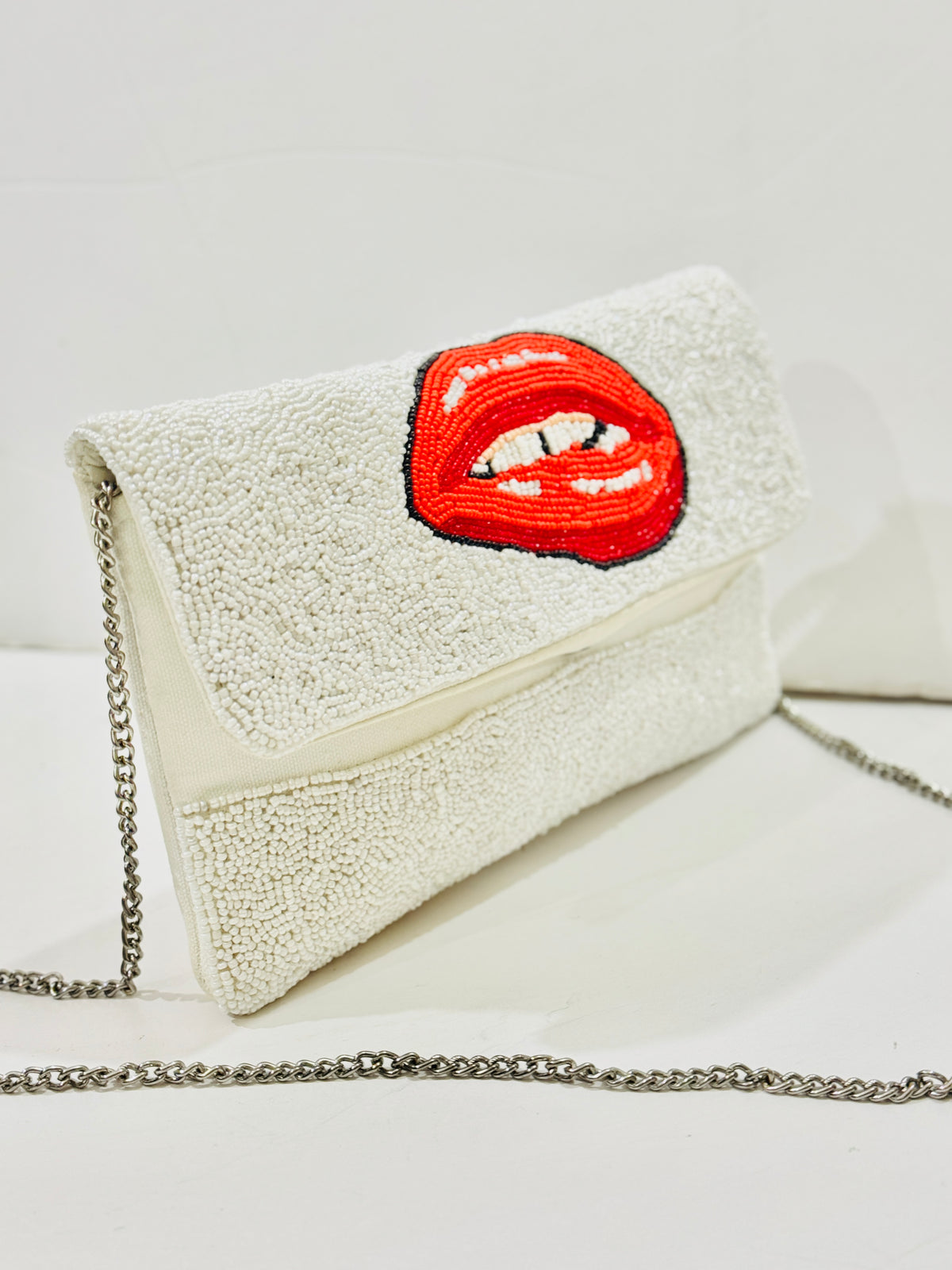 BEADED LIPS | BAG