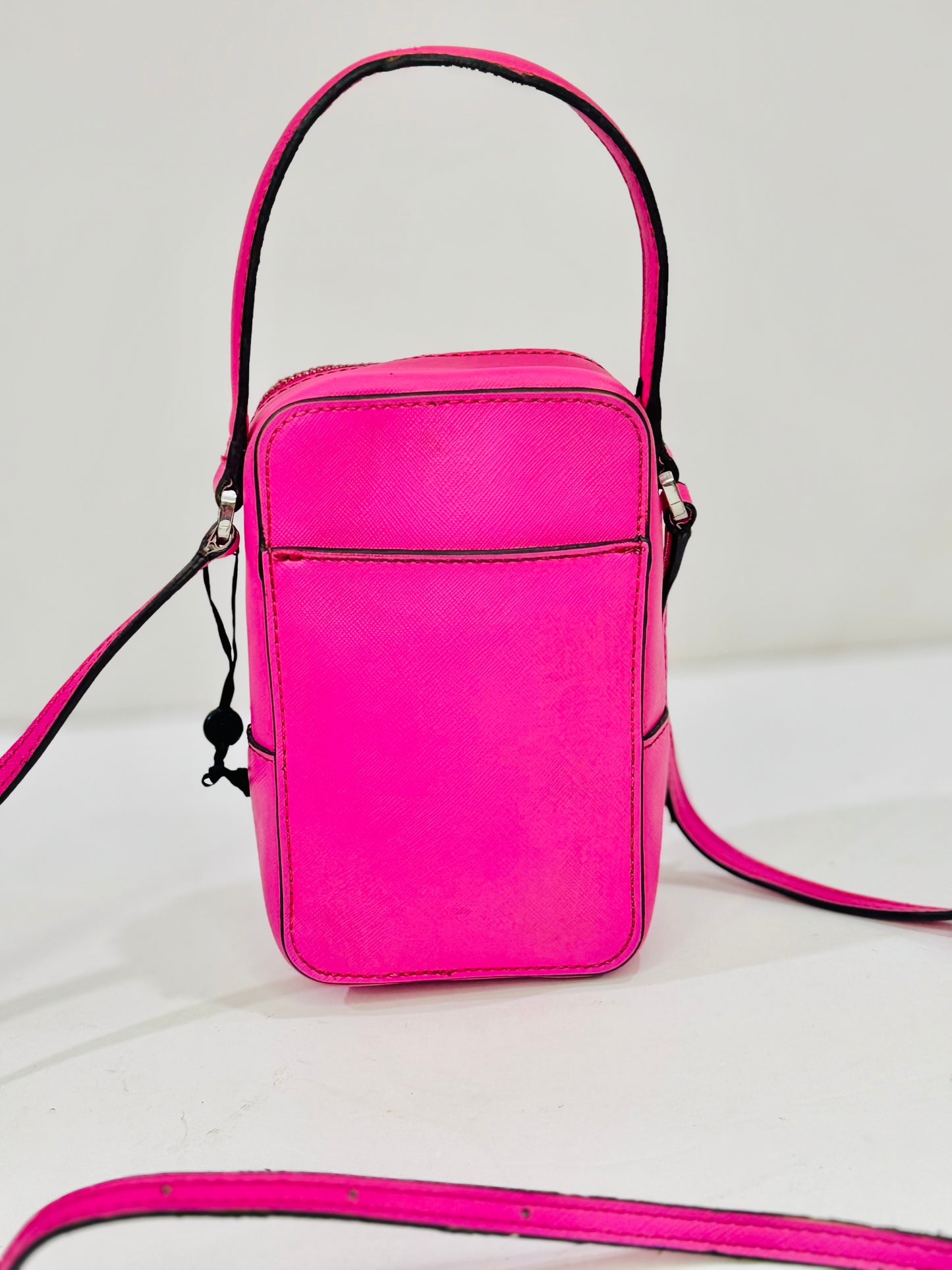 DKNY