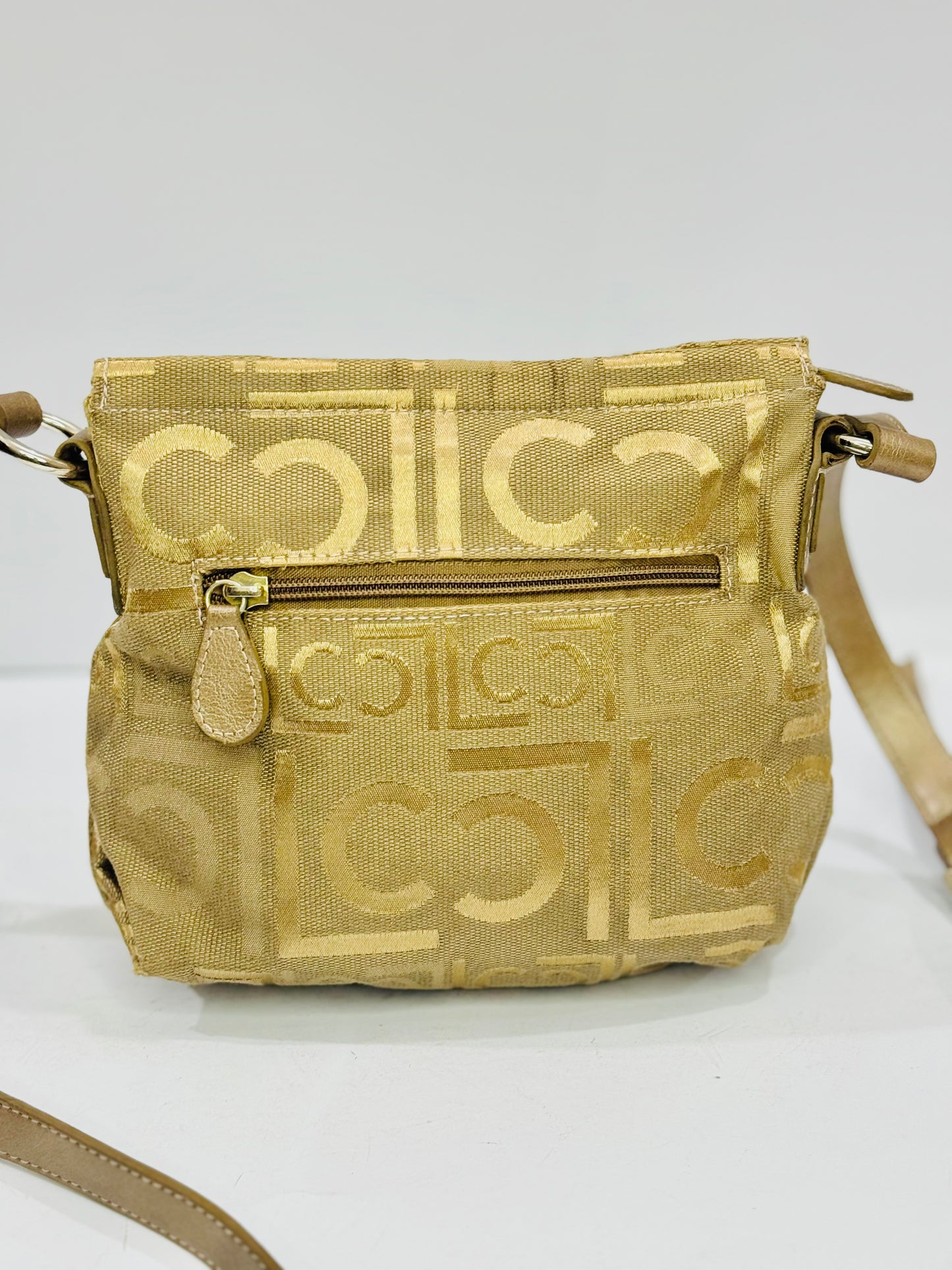 LIZ CLAIBORNE