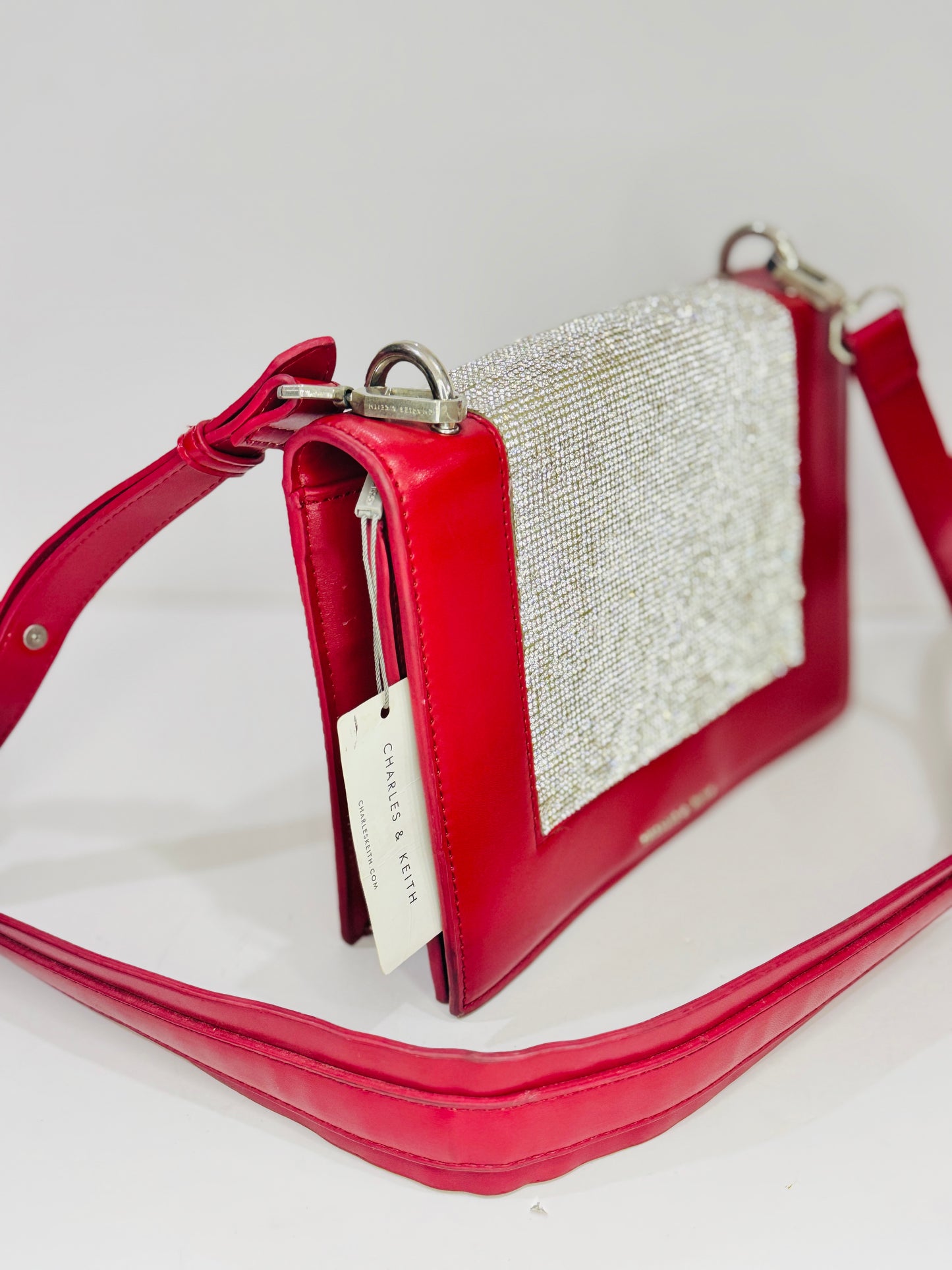 CHARLES & KEITH | TAG 🏷️