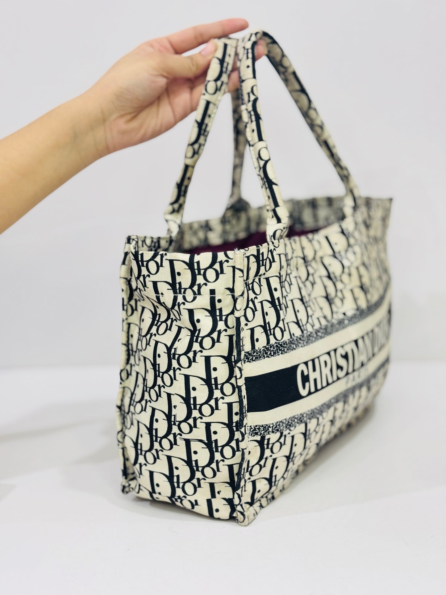 DIOR