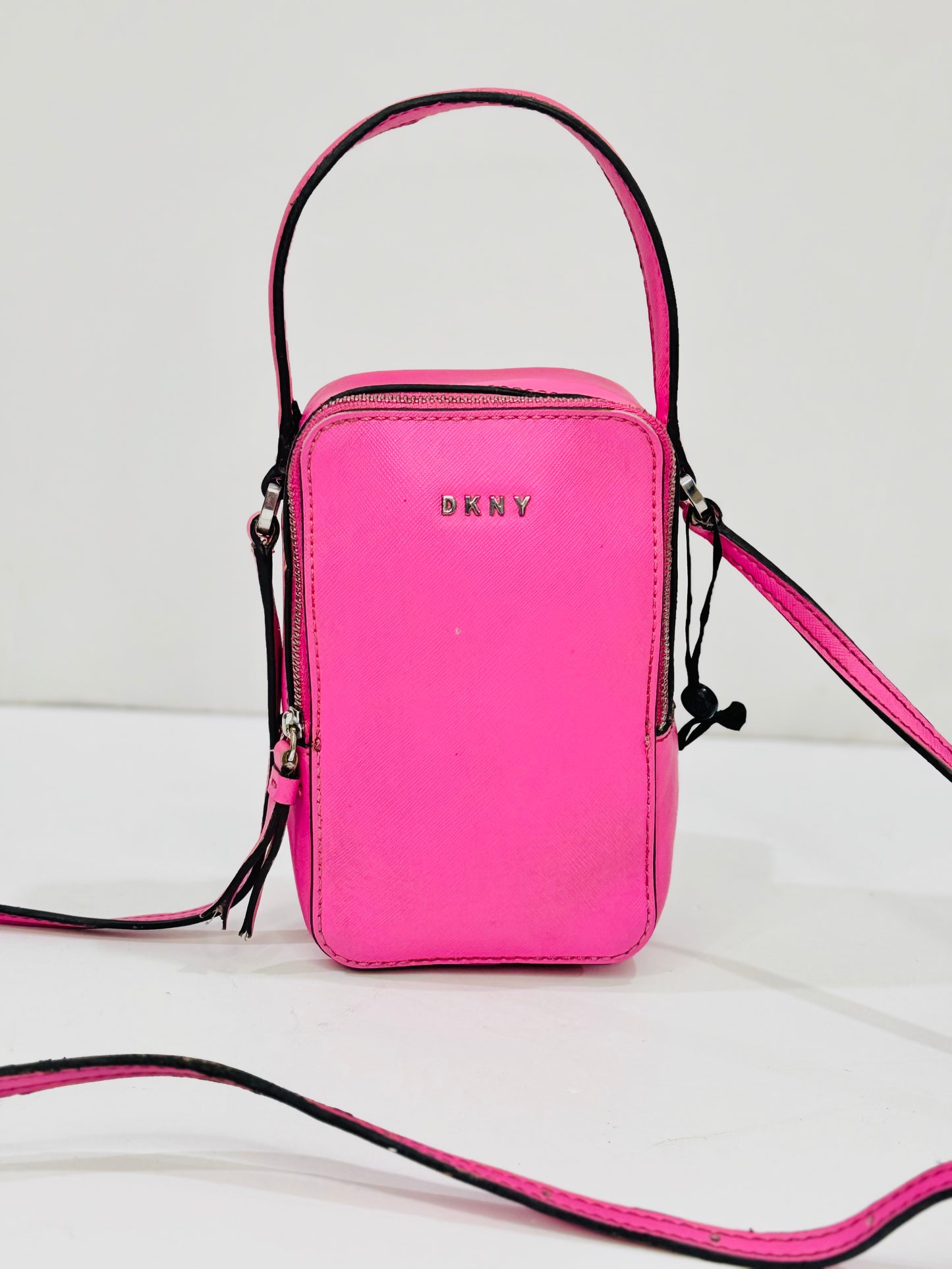 DKNY