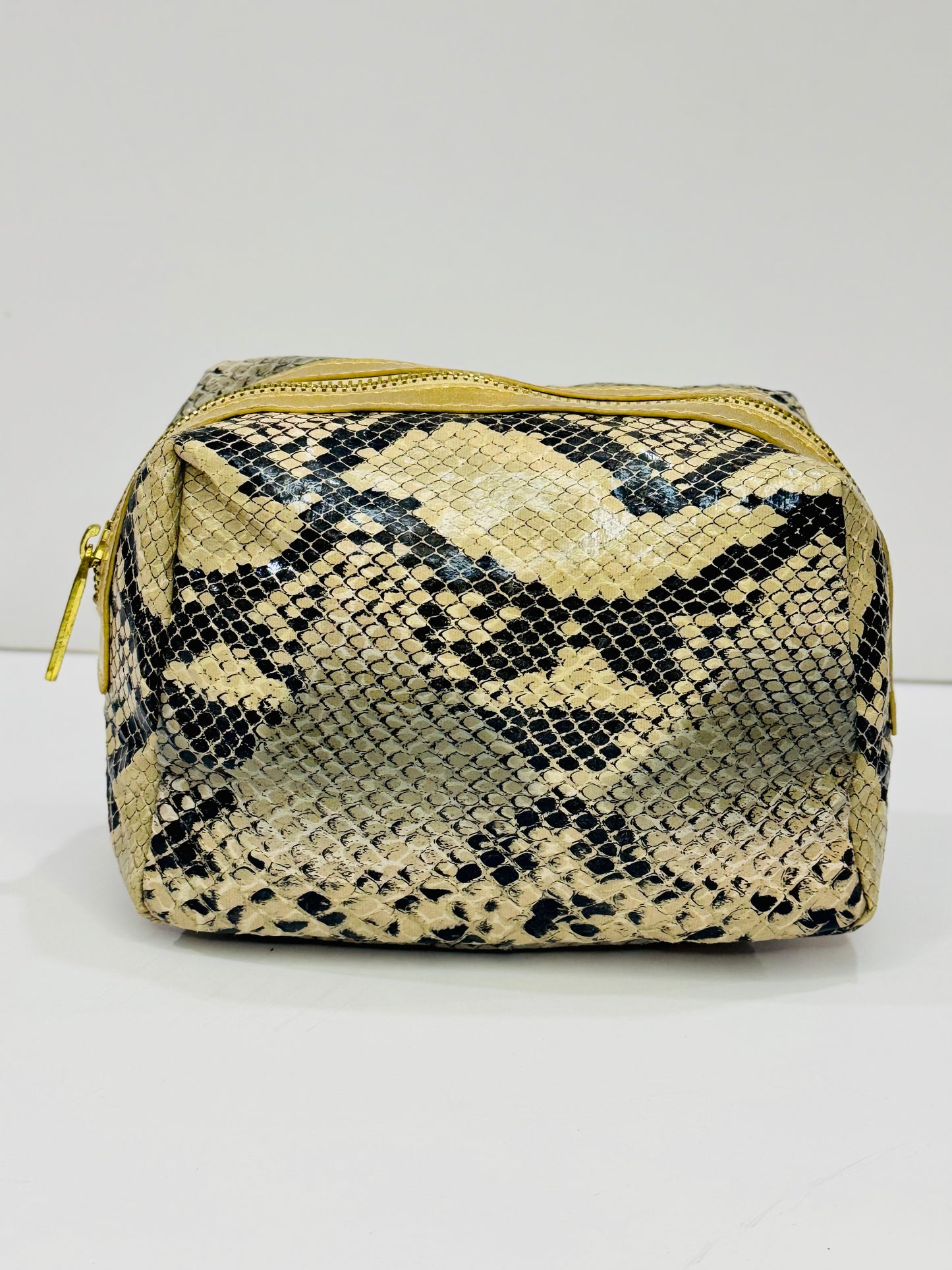 BM | Pouch