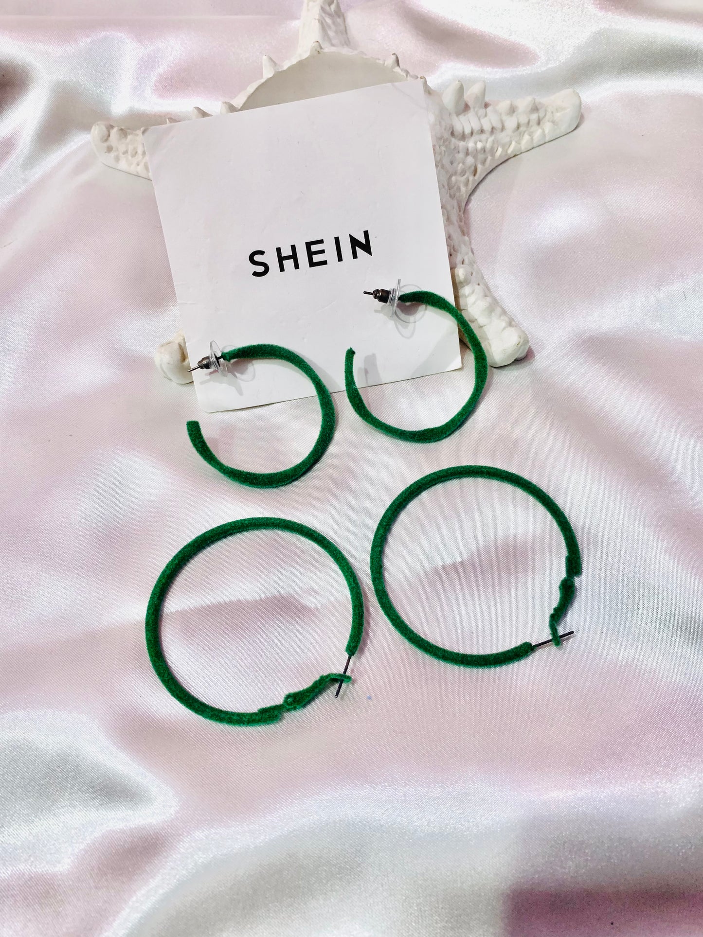 SHEIN | Velvet Hoops