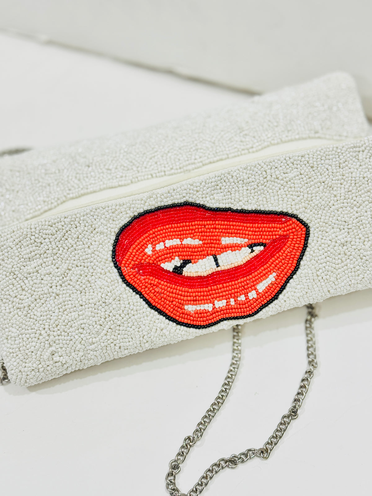 BEADED LIPS | BAG