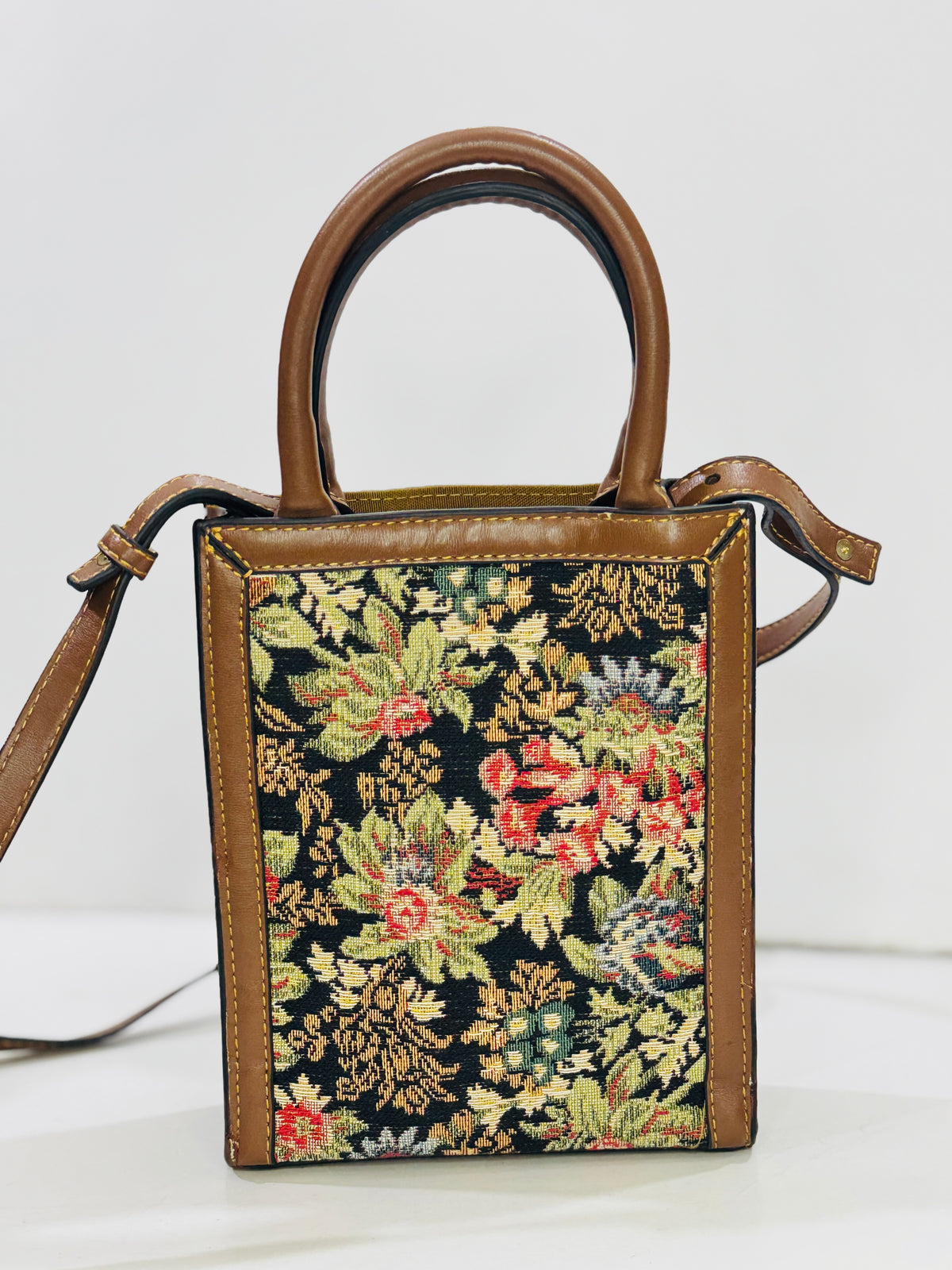CÉLINE PARIS