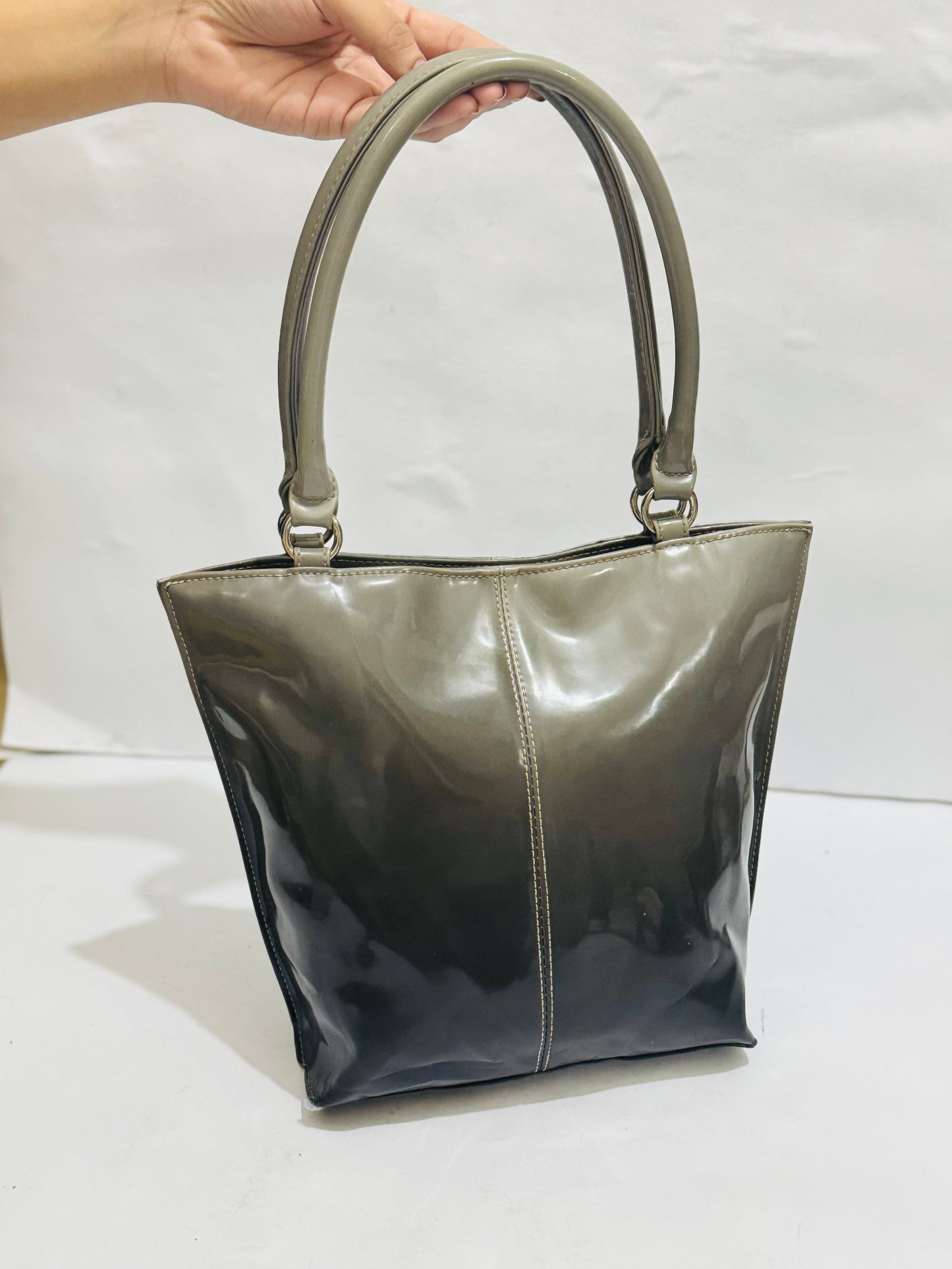 Bucket Button tote bag