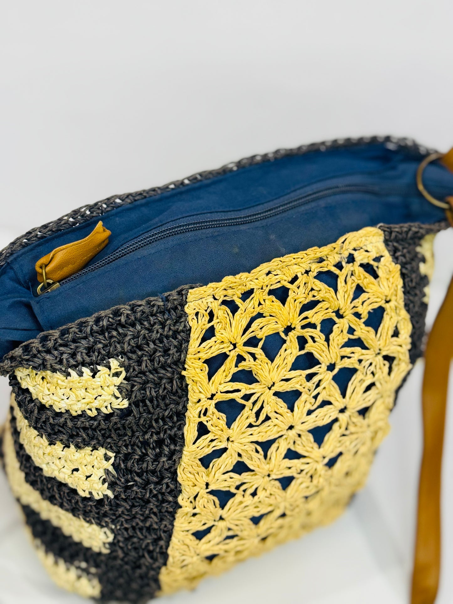 Straw |Crossbody