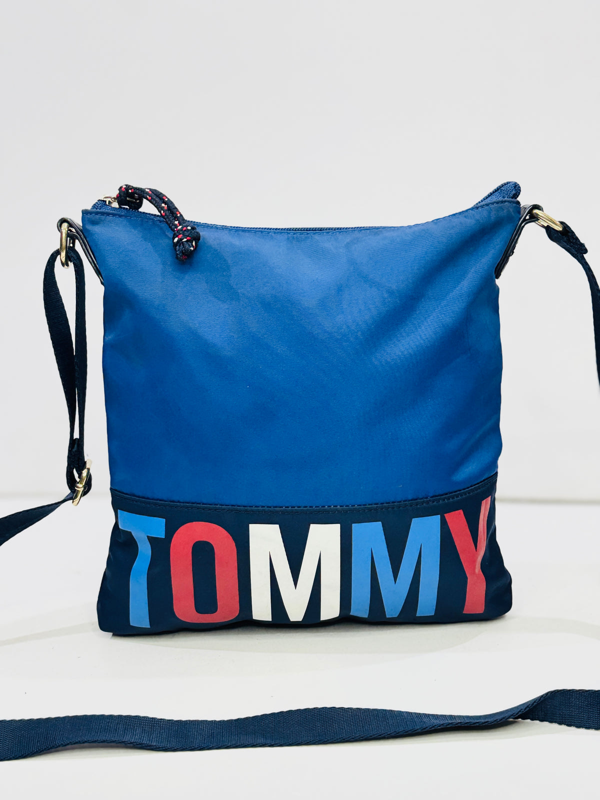 TOMMY HILFIGER