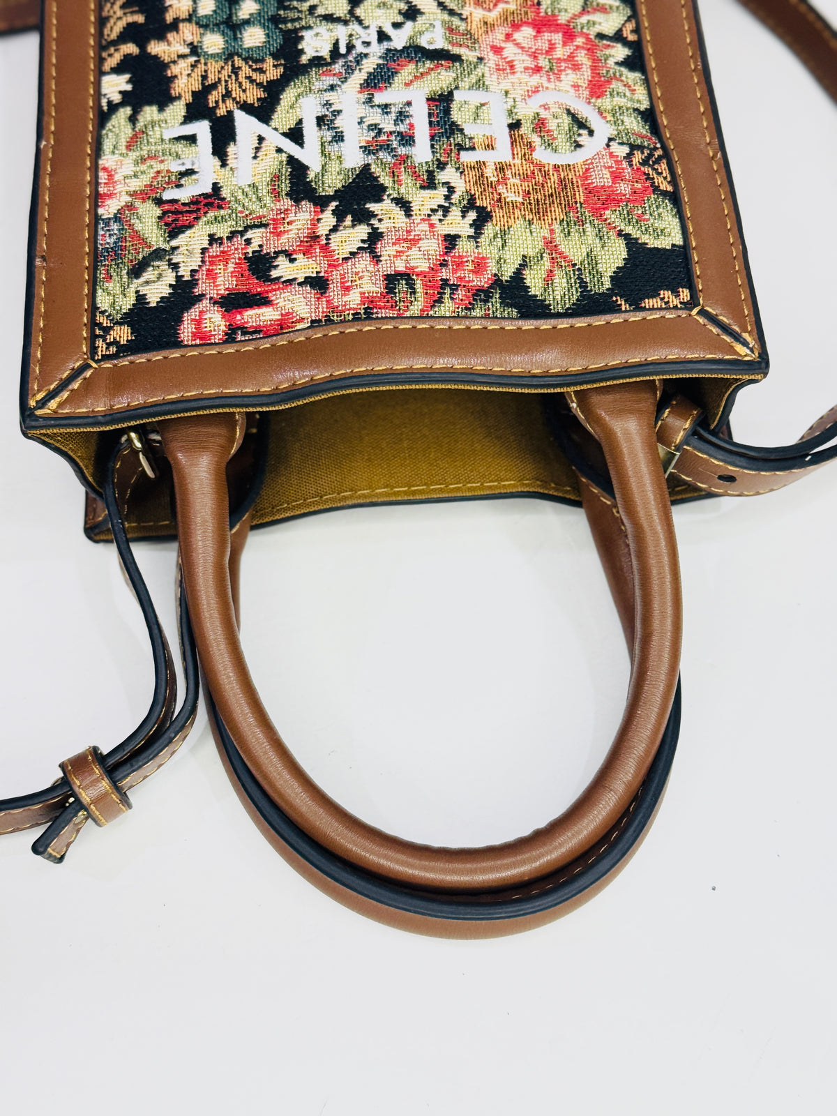 CÉLINE PARIS
