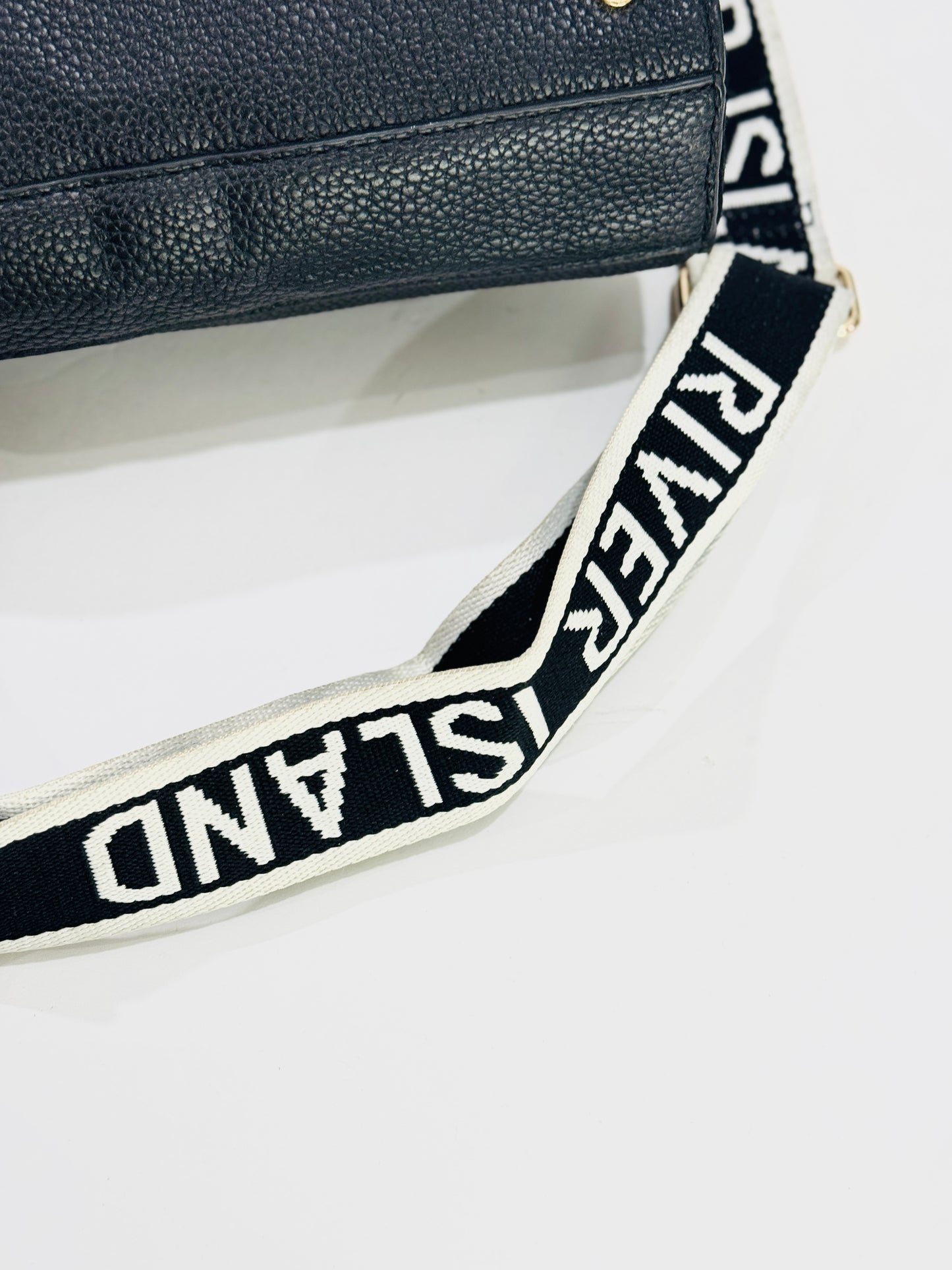 RIVER ISLAND