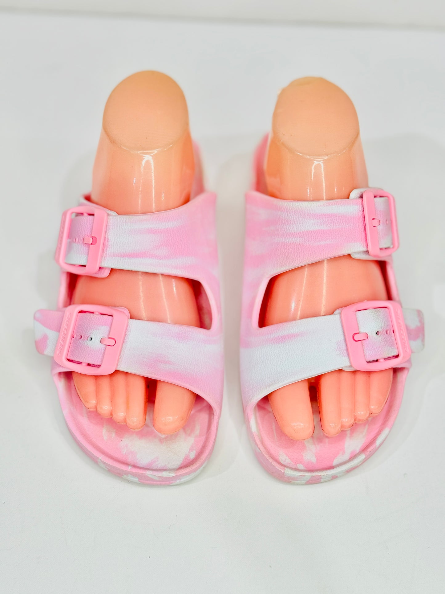 SKETCHERS | 37/38