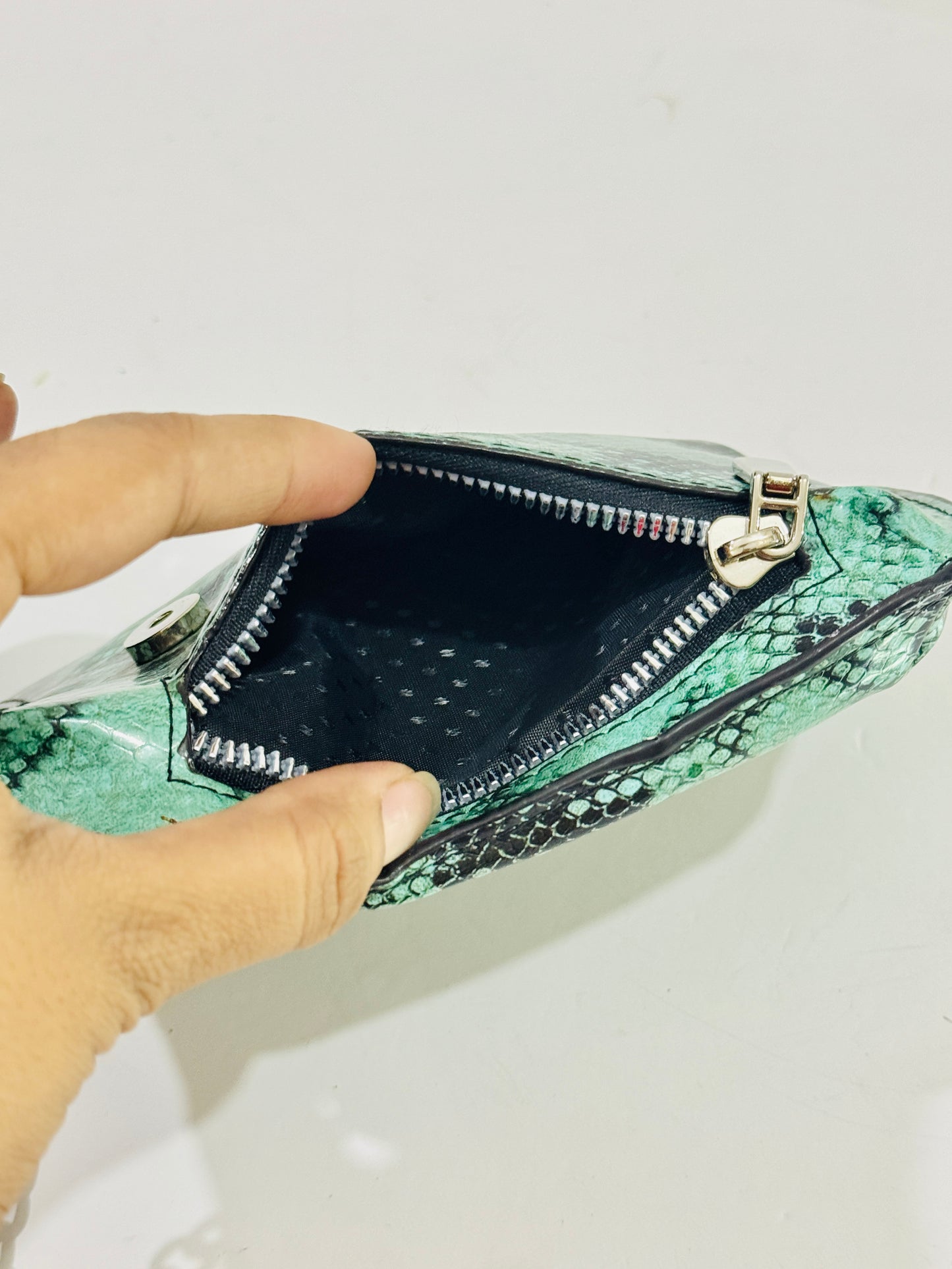 Mobile | Crossbody