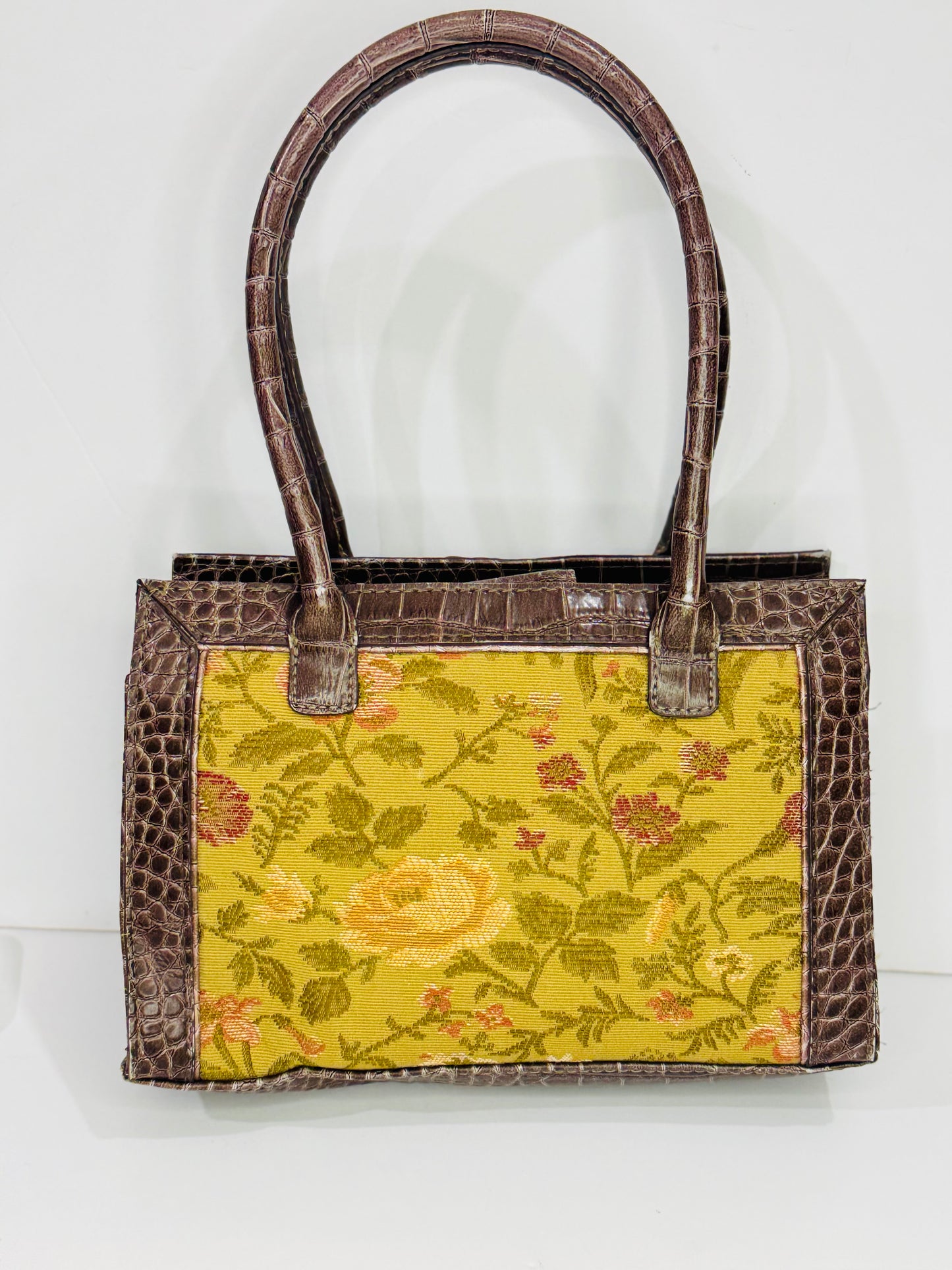 LIZ CLAIBORNE