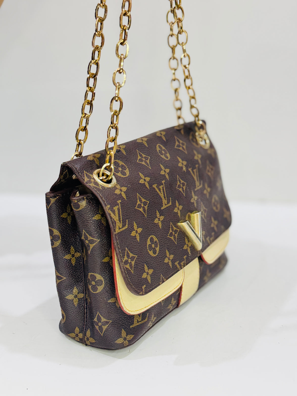 LV