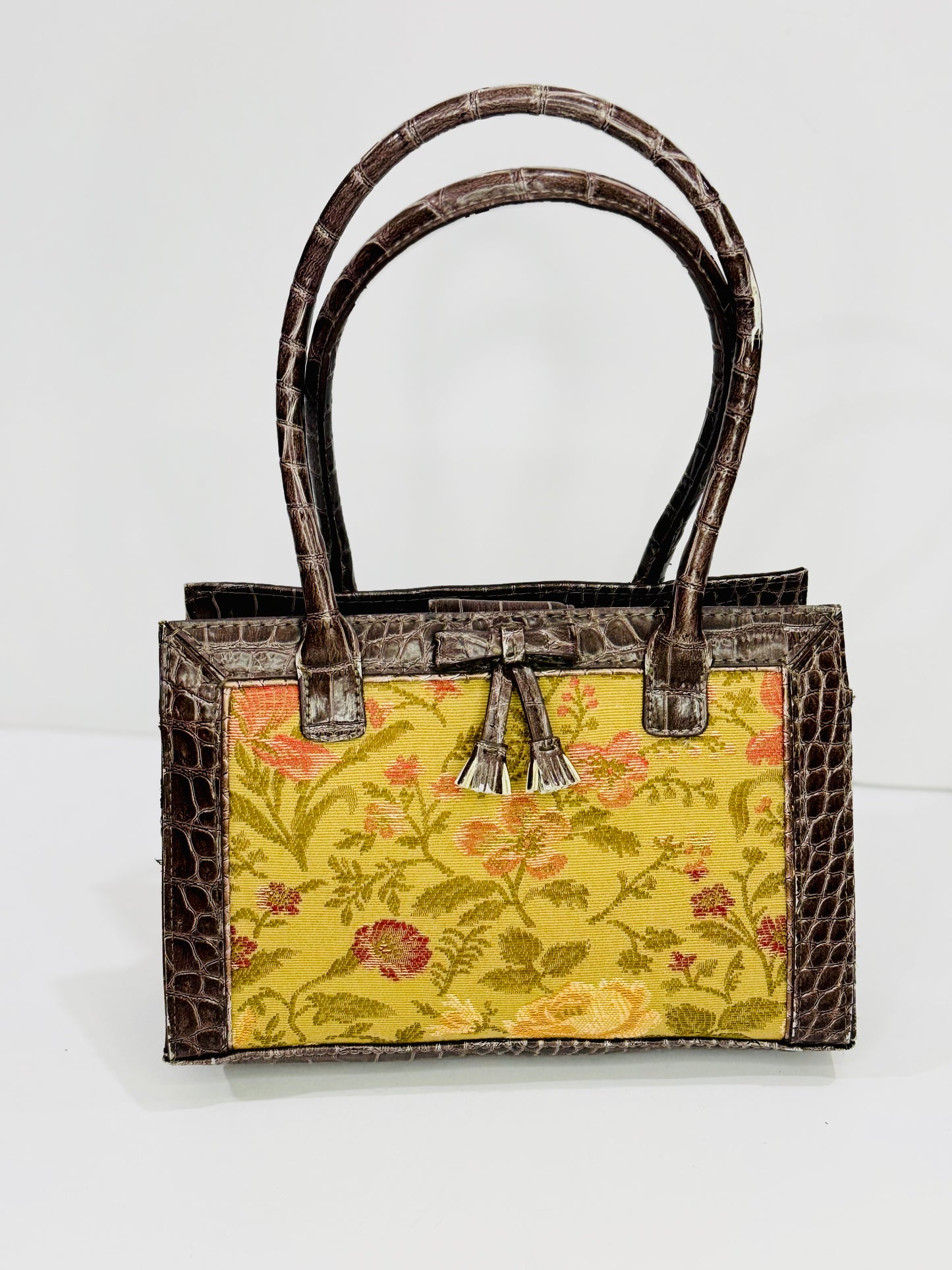 LIZ CLAIBORNE