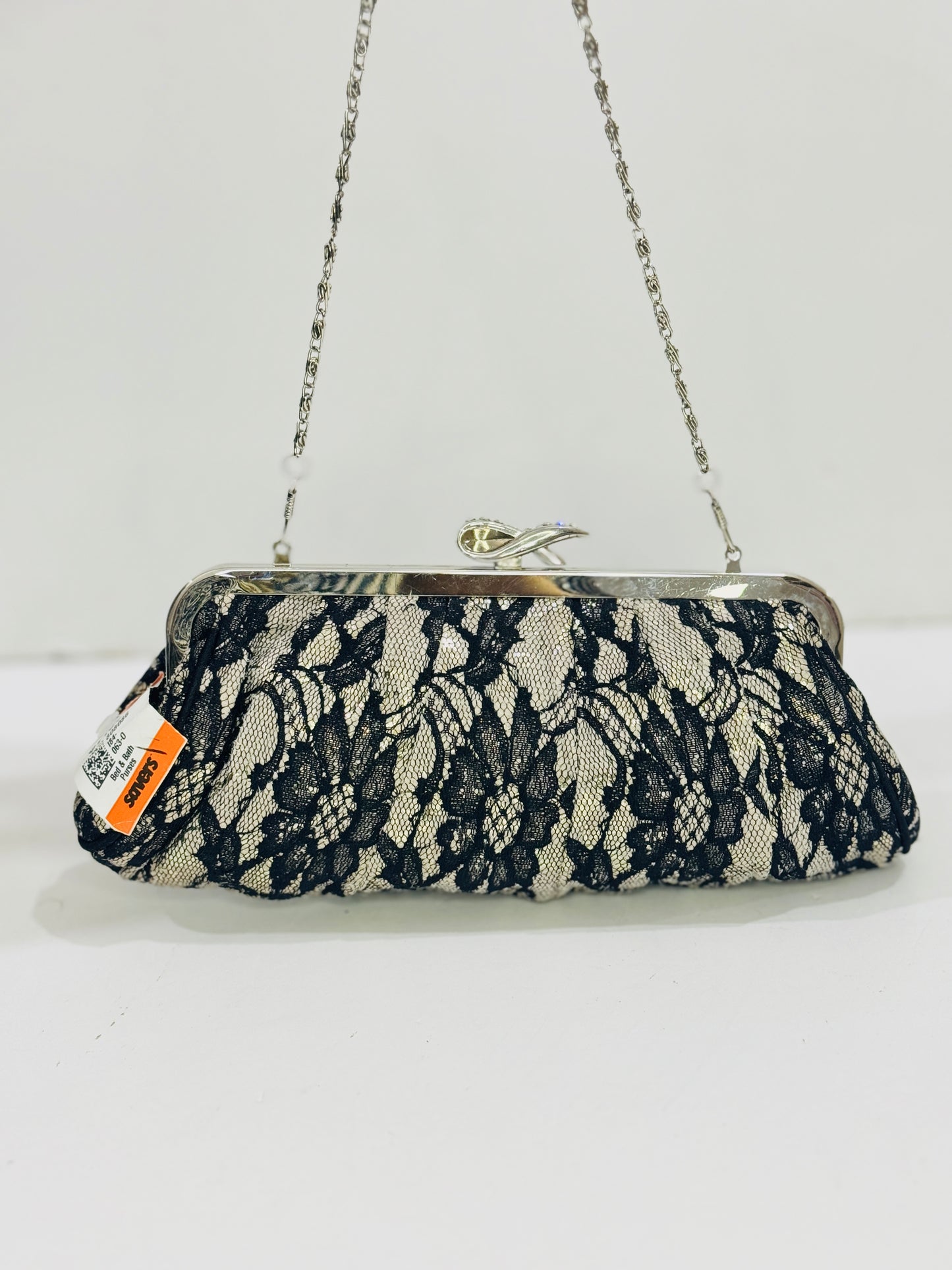 C&B | LACE CLUTCH