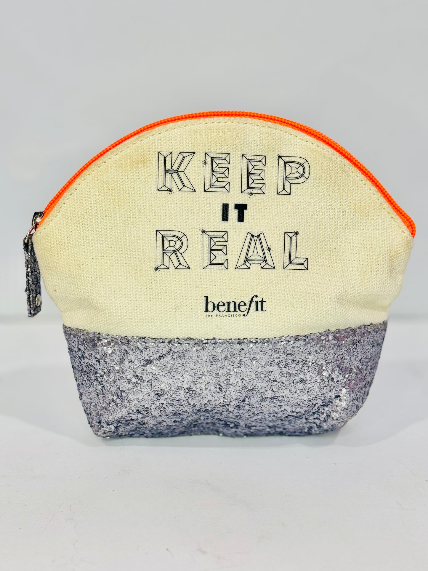 Benefit |Pouch