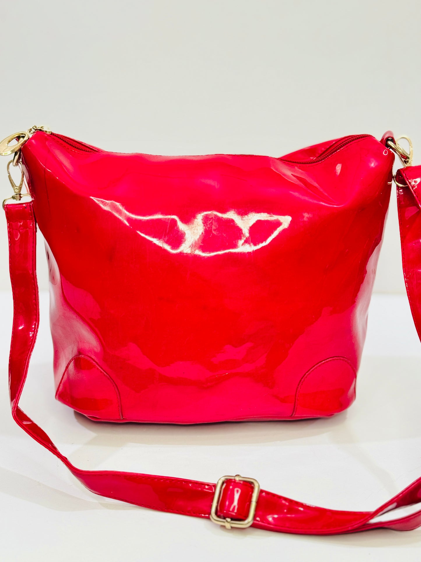 CROSSBODY