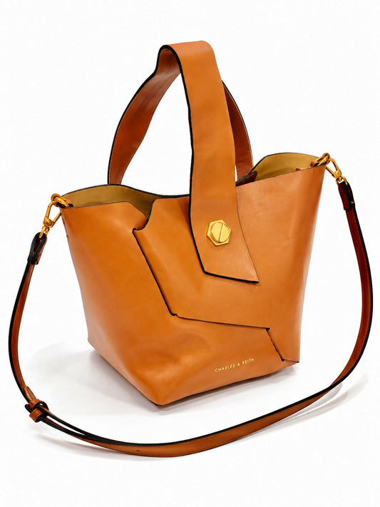 CHARLES & KEITH