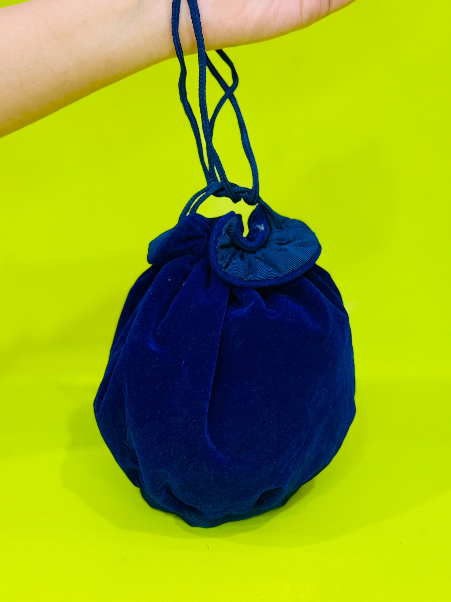 VELVET |POTLI BAG