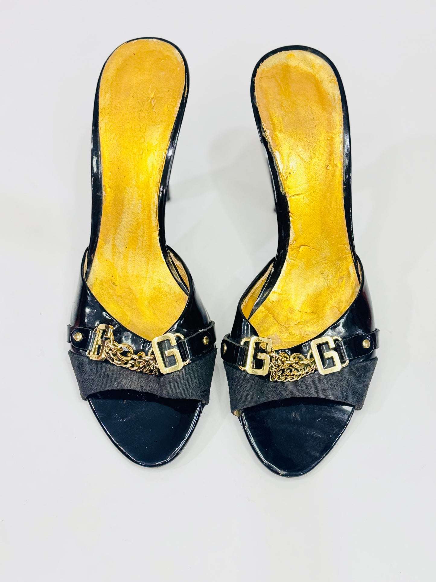 GUESS | 38