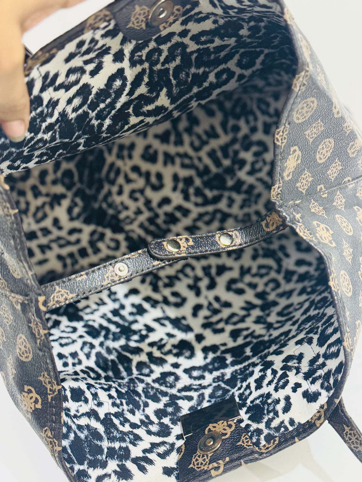 GUESS