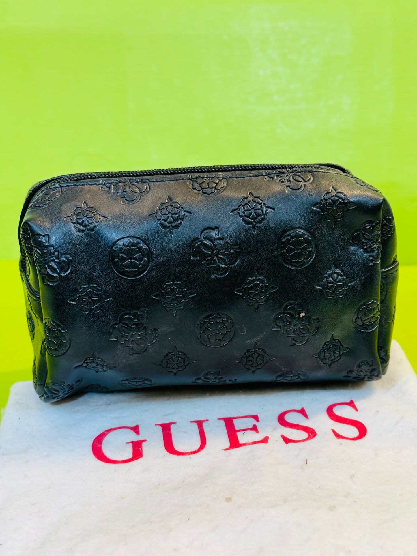 GUESS |POUCH