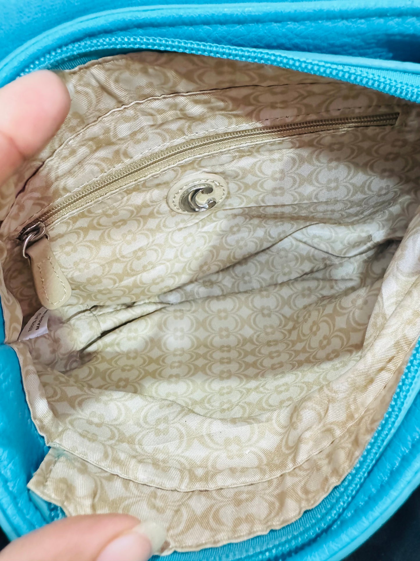 C Leather |Flip Crossbody