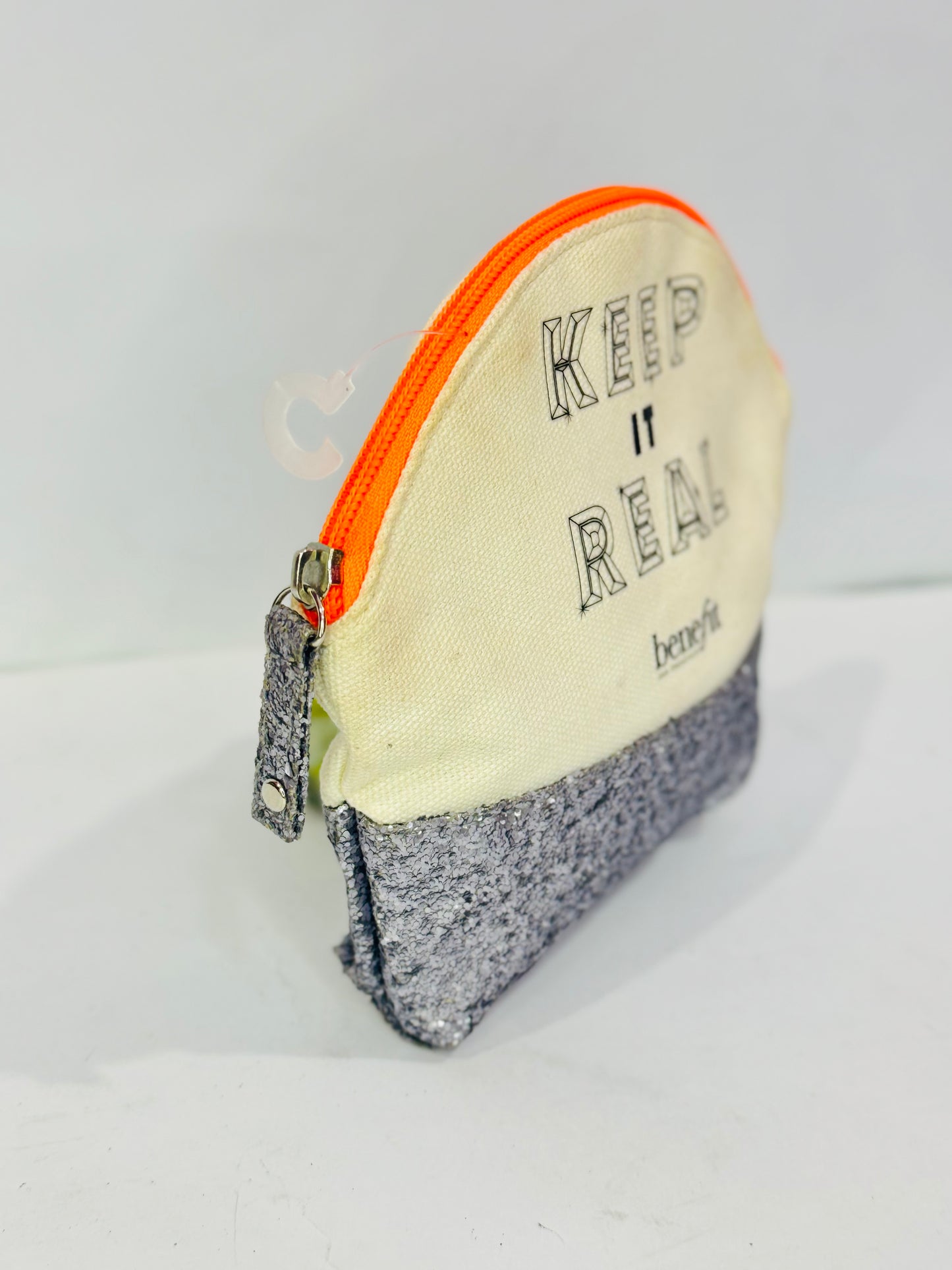 Benefit |Pouch