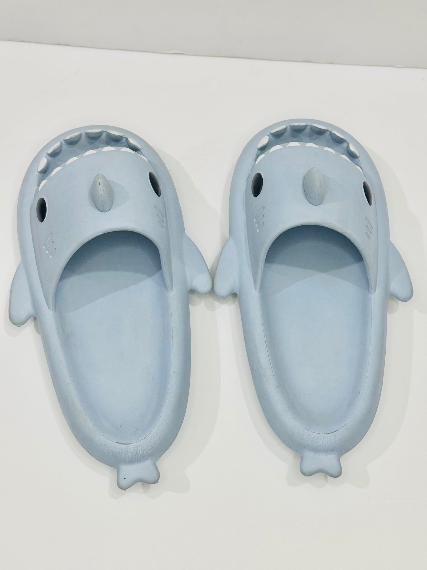 SHARK SLIDES | 40/41
