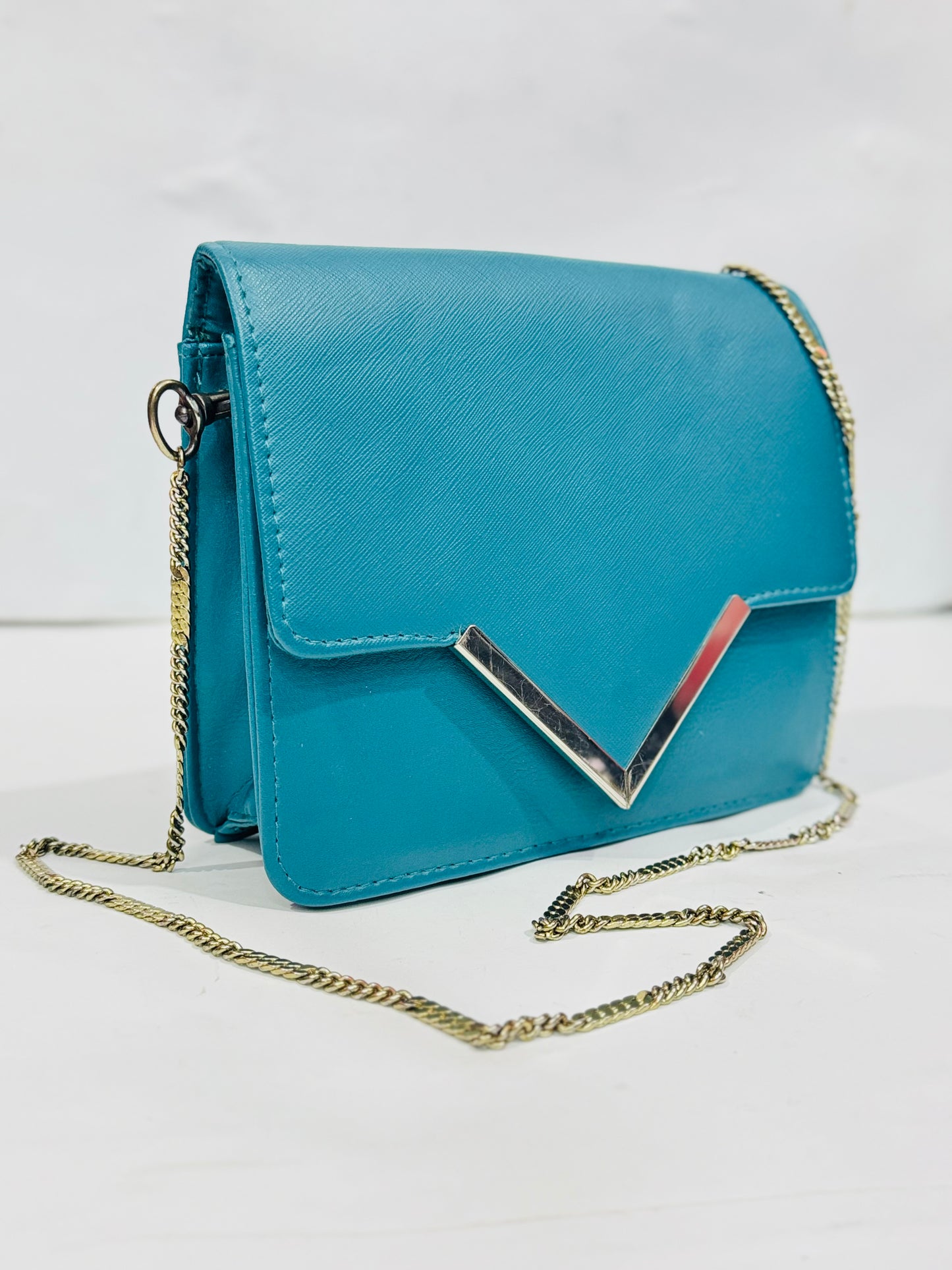Atmosphere |Chain Crossbody