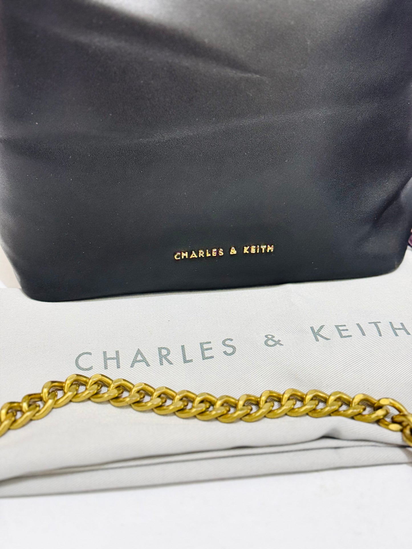 Charles & Keith |Bucket Satchel