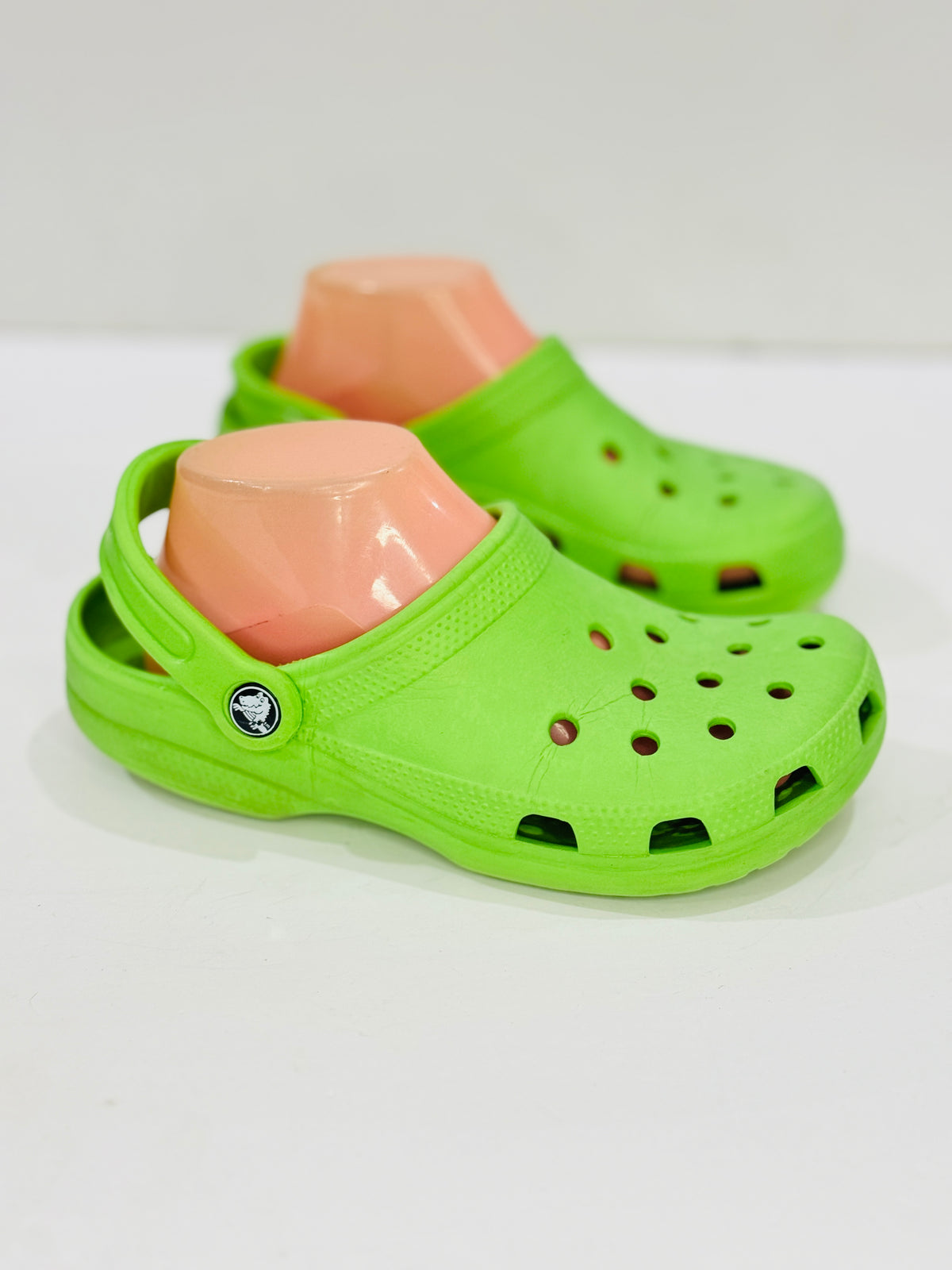 CROCS | 37