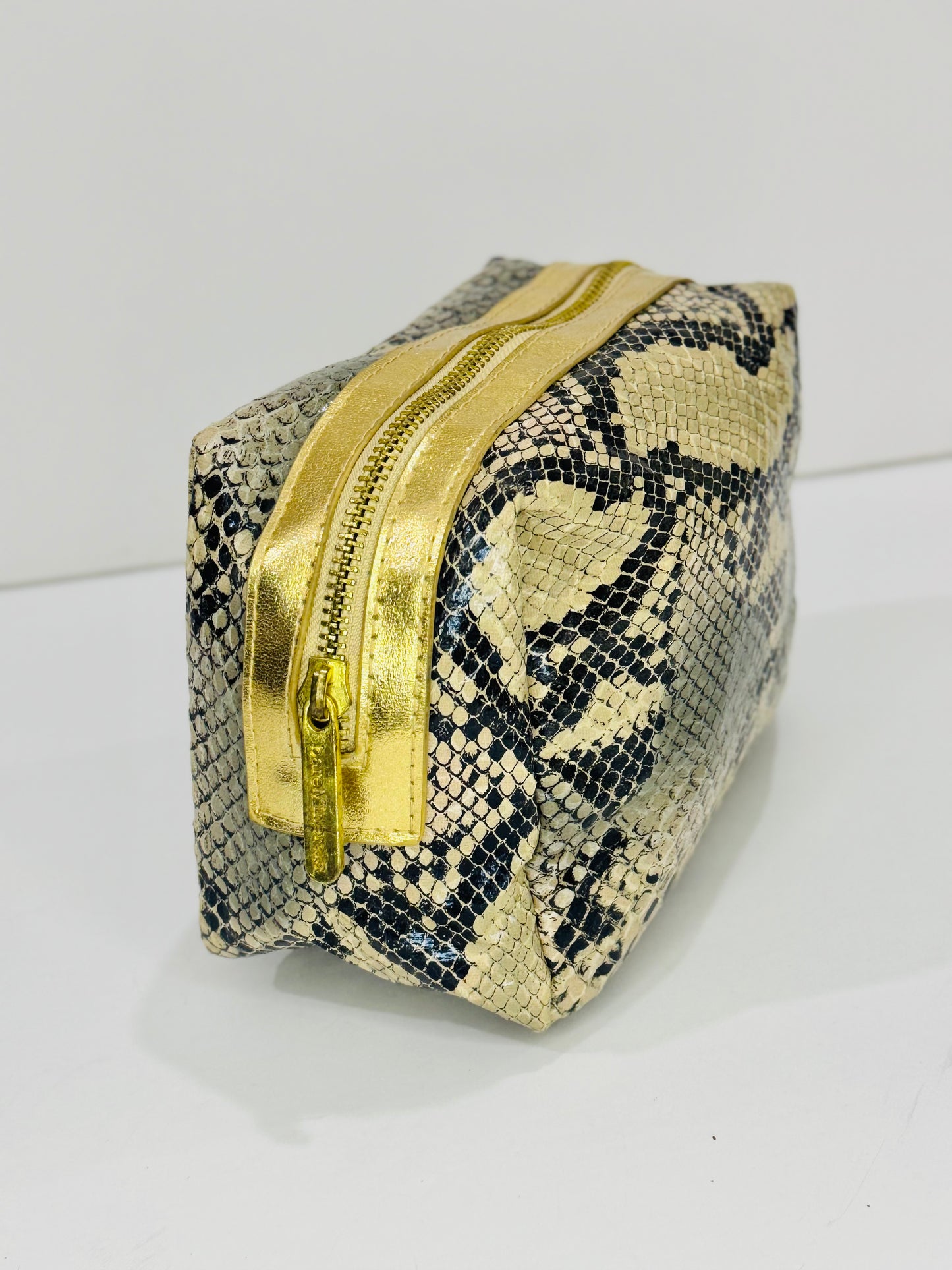 BM | Pouch