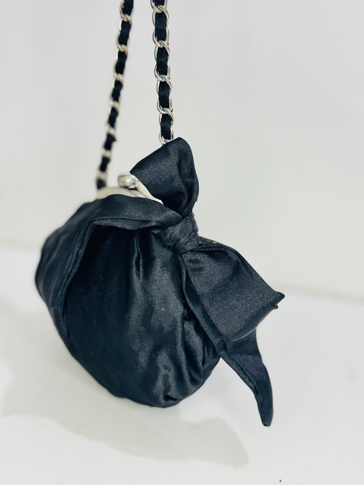 BOW SILK | CLUTCH