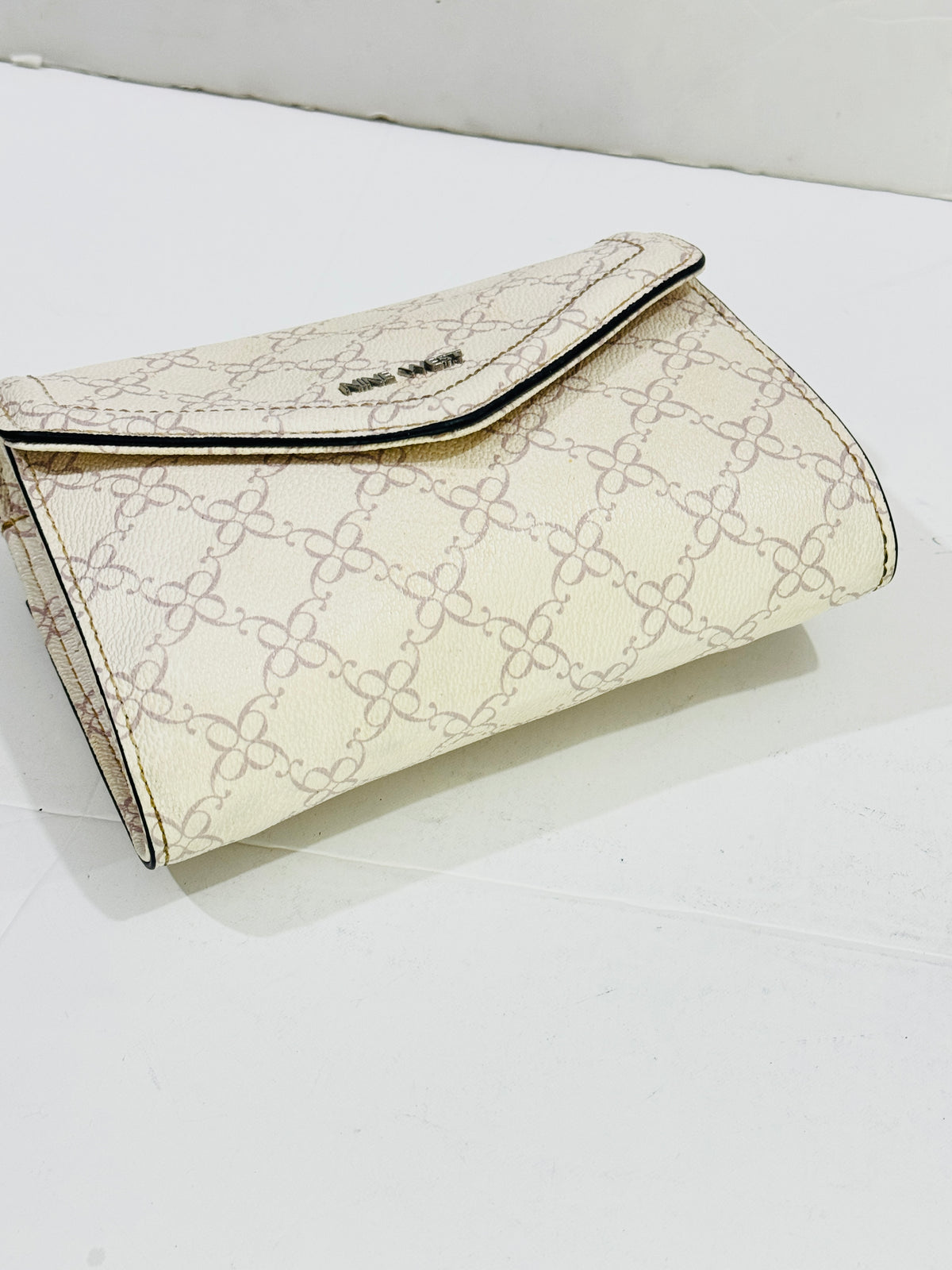 NINE WEST